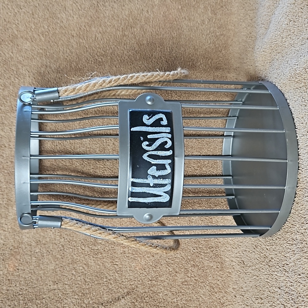 Gray Metal Wire Utensil Basket with Rope Handles T13